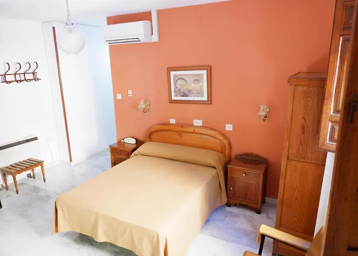 Hotel Central מלון