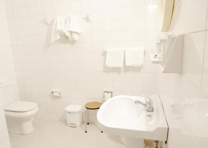מלון Hotel Central Lanjarón