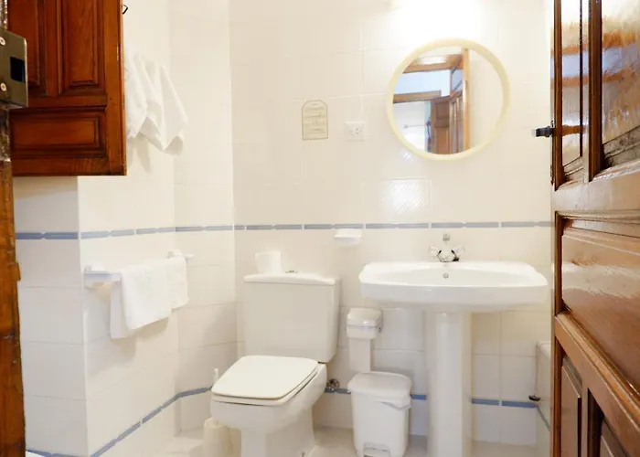 מלון Hotel Central Lanjarón