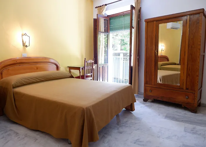 מלון Hotel Central Lanjarón