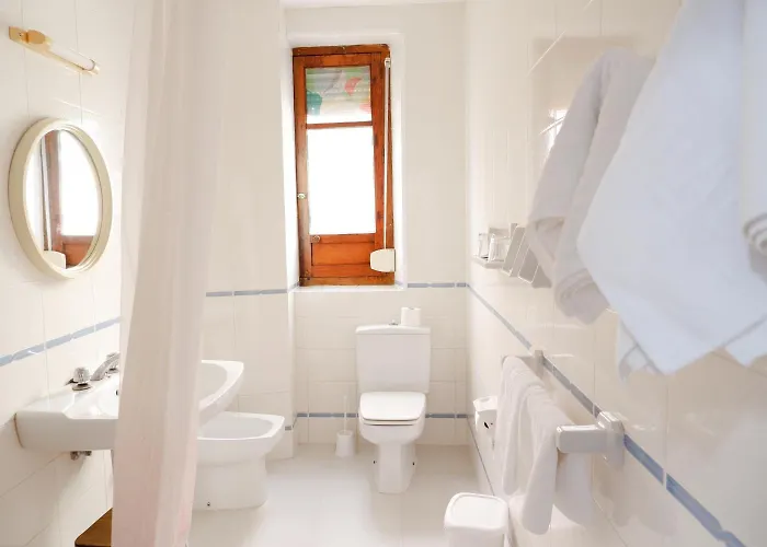 מלון Hotel Central Lanjarón