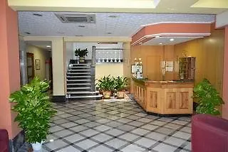 Hotel Central מלון 2*