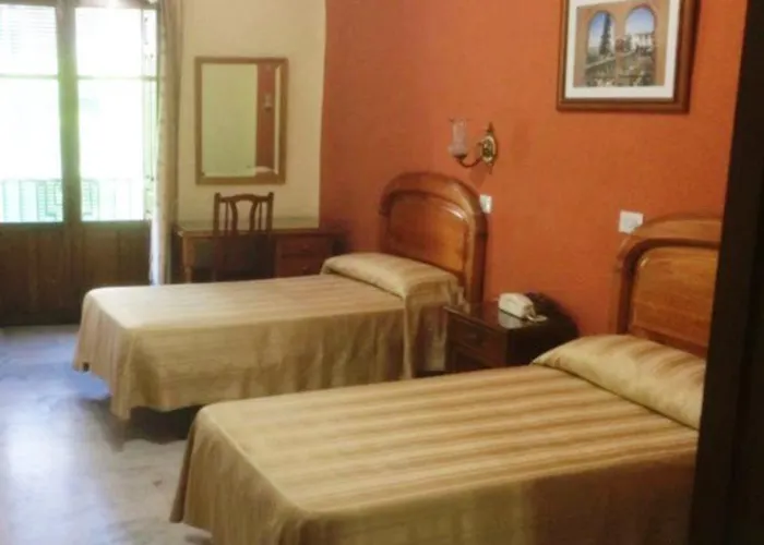 Hotel Central מלון 2*
